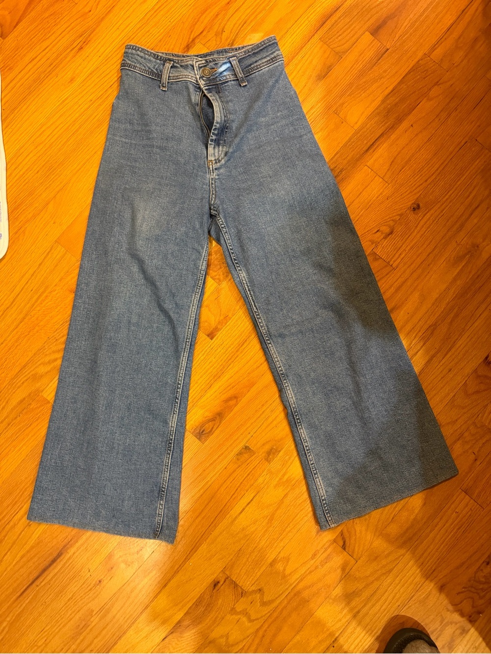 Zara Classic Wide-Leg Women's Jeans in Light Blue